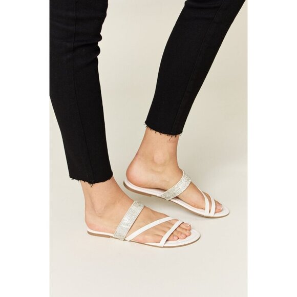 WILD DIVA Rhinestone Strappy Flat Sandals - Picture 4 of 6